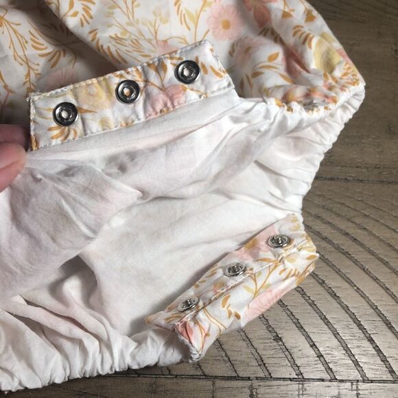 NWT Organic Cotton Floral Ruffle 3 snap Romper. Soft! 0-3 months. - Picture 4 of 11